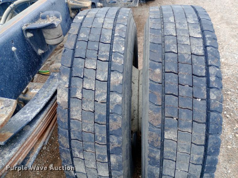 image for item DP1181 2018 Isuzu FTR truck cab and chassis