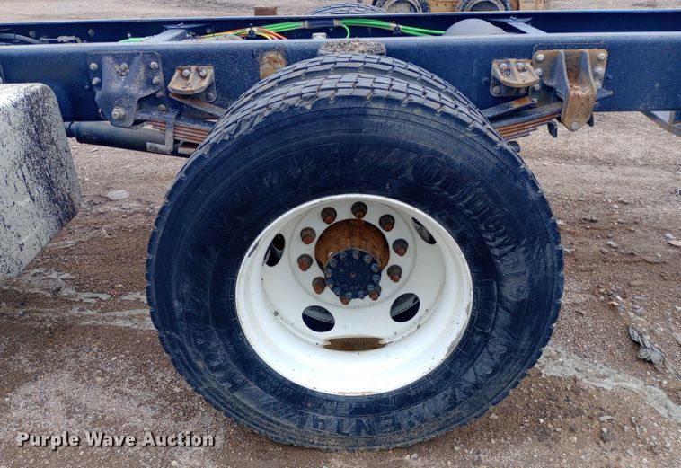 image for item DP1181 2018 Isuzu FTR truck cab and chassis