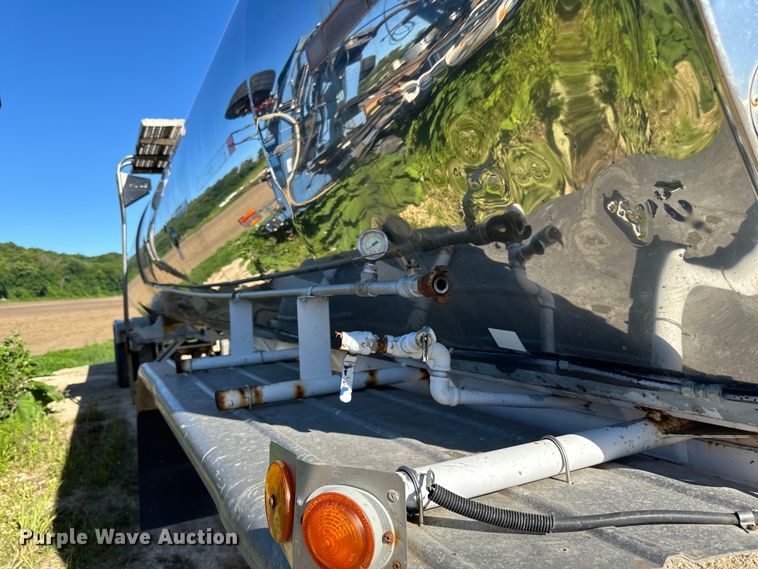 image for item DP8395 1988 Sunshine tank trailer