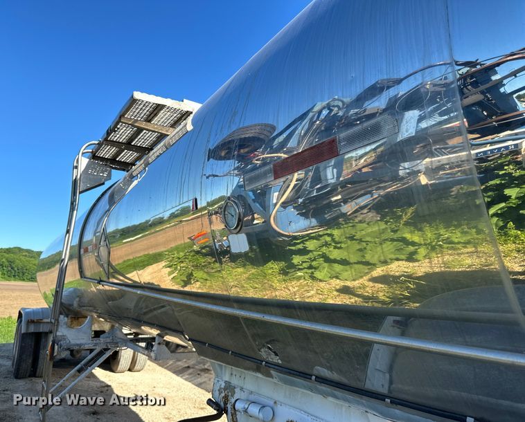 image for item DP8395 1988 Sunshine tank trailer