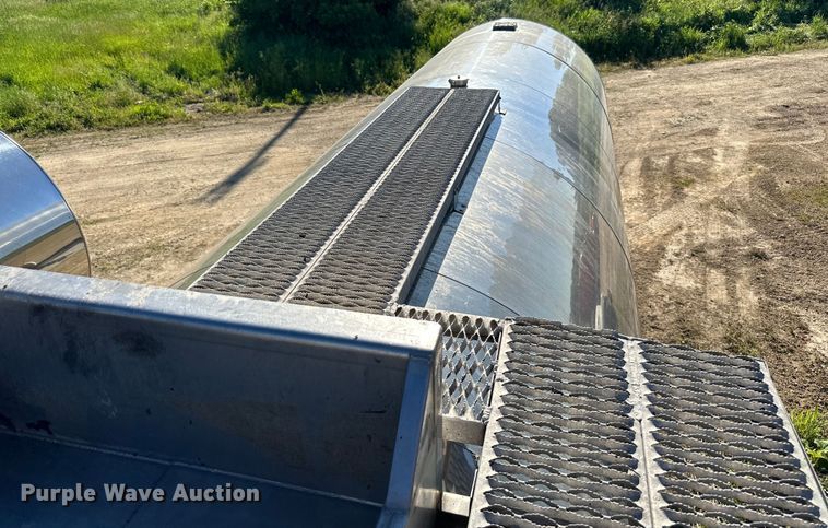 image for item DP8395 1988 Sunshine tank trailer