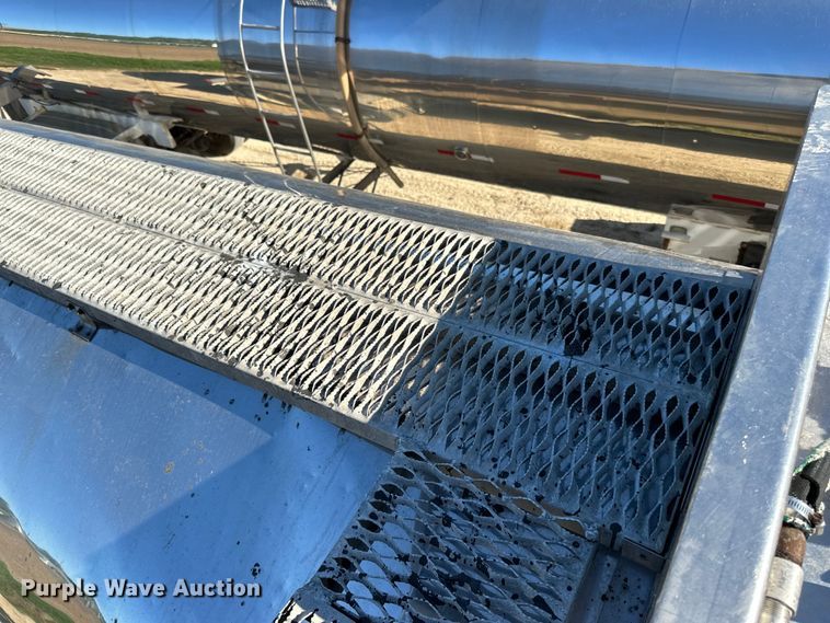 image for item DP8395 1988 Sunshine tank trailer