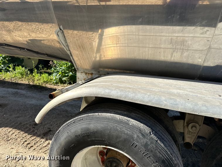 image for item DP8395 1988 Sunshine tank trailer