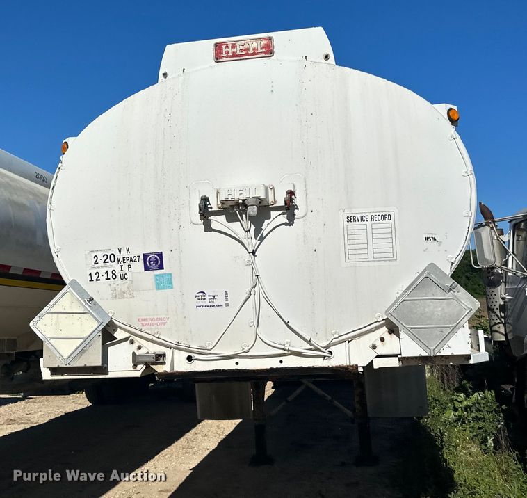 image for item DP8396 1990 Heil  tank trailer