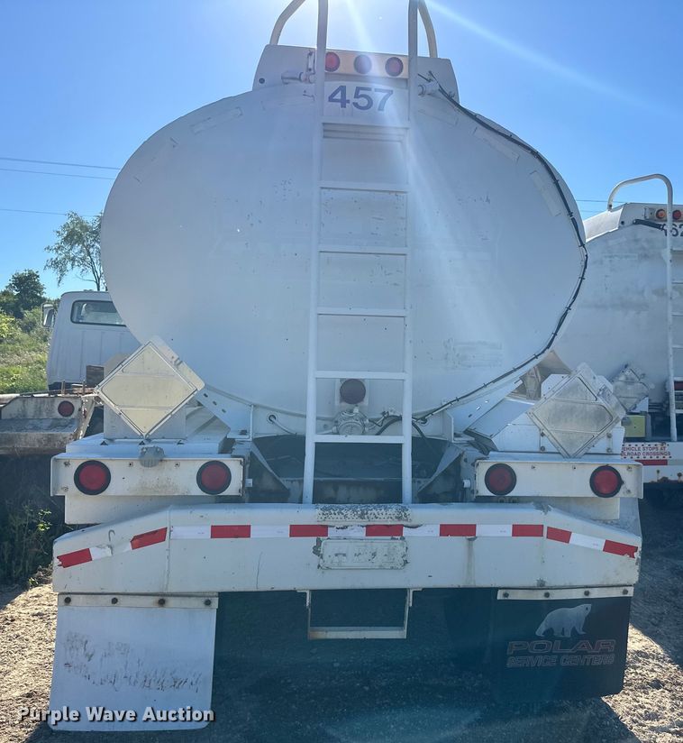 image for item DP8396 1990 Heil  tank trailer