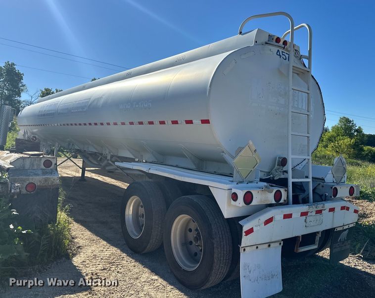 image for item DP8396 1990 Heil  tank trailer