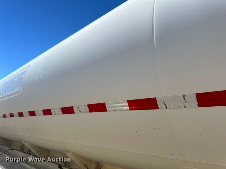 image for item DP8396 1990 Heil  tank trailer