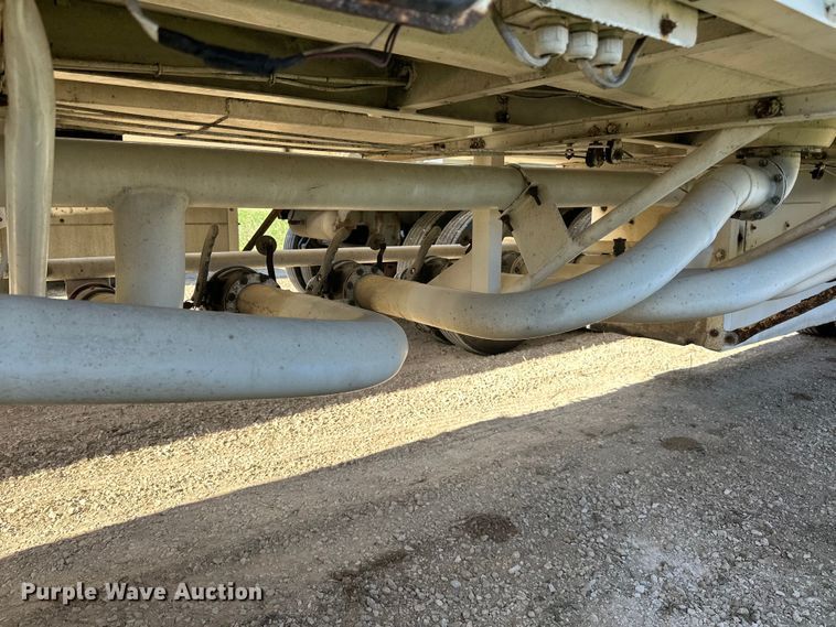 image for item DP8396 1990 Heil  tank trailer