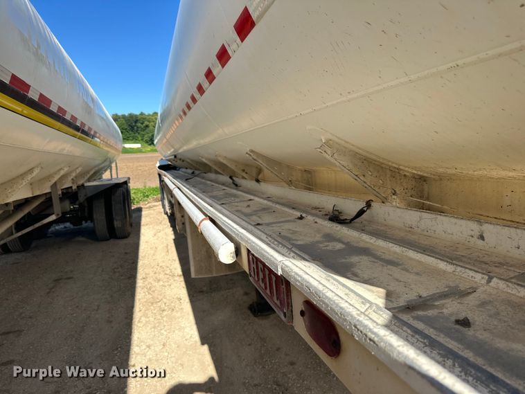 image for item DP8396 1990 Heil  tank trailer