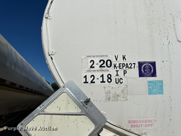 image for item DP8396 1990 Heil  tank trailer