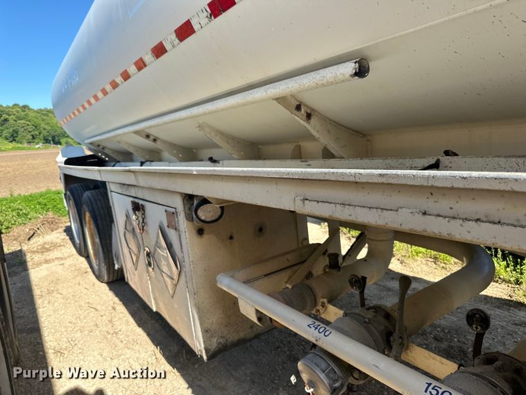 image for item DP8396 1990 Heil  tank trailer