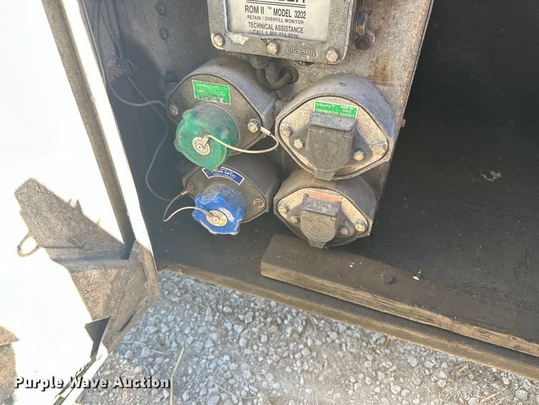 image for item DP8396 1990 Heil  tank trailer