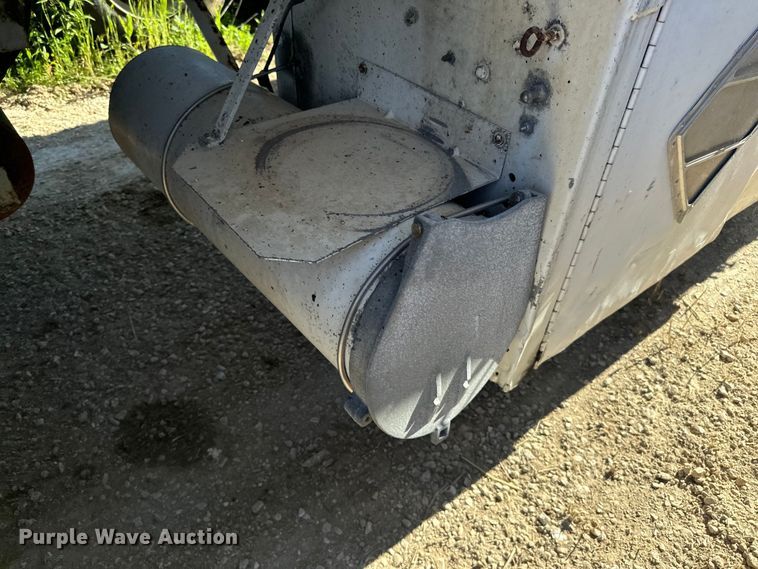 image for item DP8396 1990 Heil  tank trailer