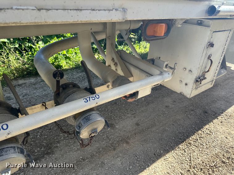 image for item DP8396 1990 Heil  tank trailer