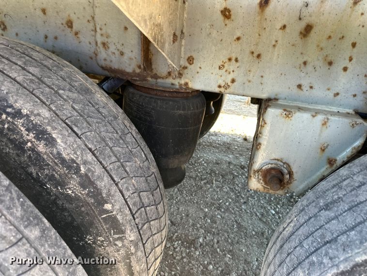 image for item DP8396 1990 Heil  tank trailer