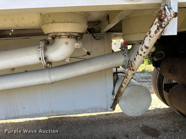 image for item DP8396 1990 Heil  tank trailer