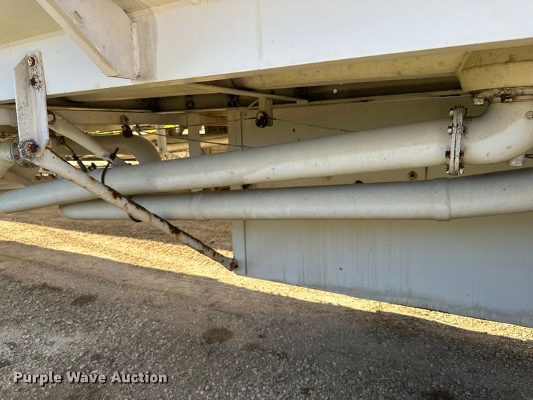 image for item DP8396 1990 Heil  tank trailer