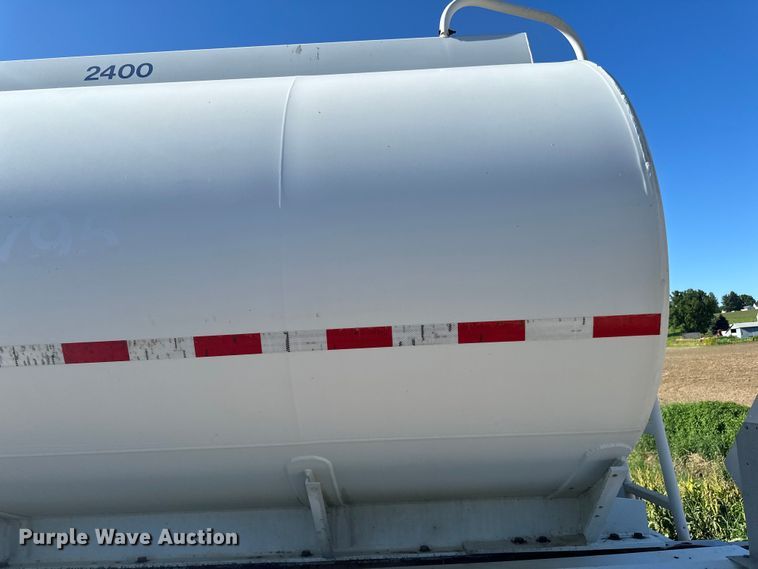 image for item DP8396 1990 Heil  tank trailer