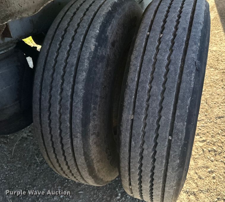 image for item DP8396 1990 Heil  tank trailer