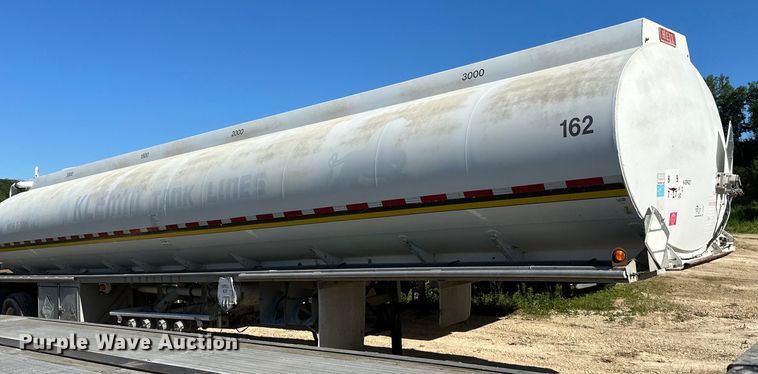 image for item DP8397 1989 Heil  tank trailer