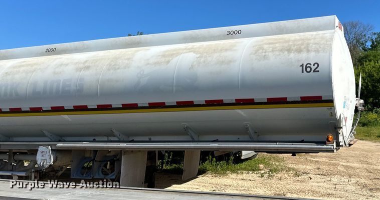 image for item DP8397 1989 Heil  tank trailer