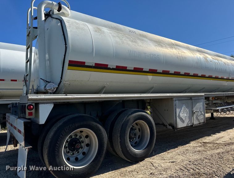 image for item DP8397 1989 Heil  tank trailer