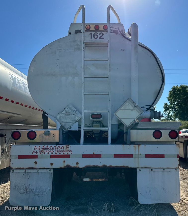 image for item DP8397 1989 Heil  tank trailer