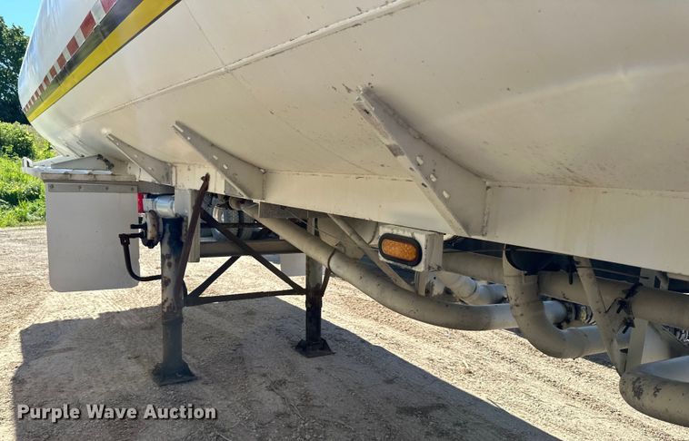 image for item DP8397 1989 Heil  tank trailer