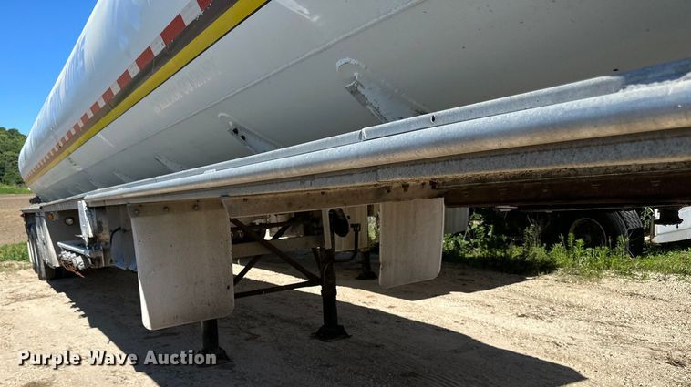 image for item DP8397 1989 Heil  tank trailer