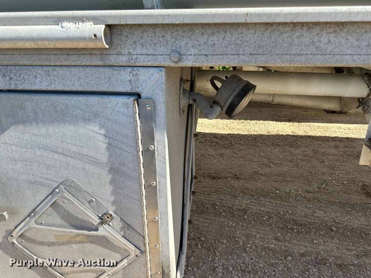 image for item DP8397 1989 Heil  tank trailer