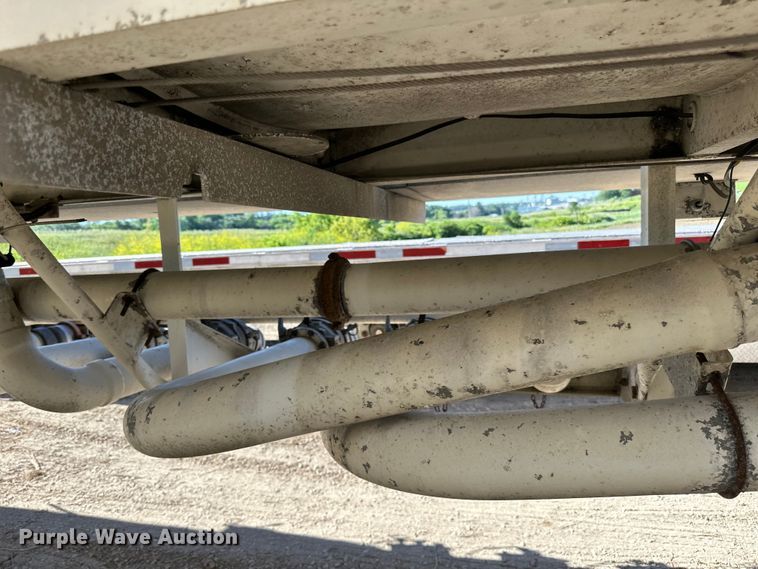 image for item DP8397 1989 Heil  tank trailer