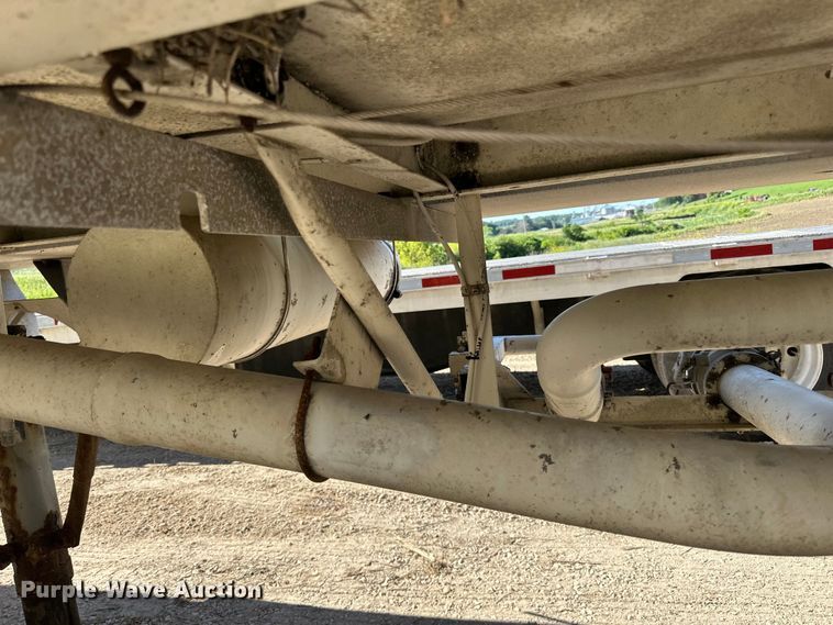 image for item DP8397 1989 Heil  tank trailer