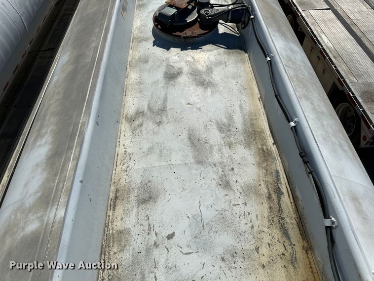 image for item DP8397 1989 Heil  tank trailer