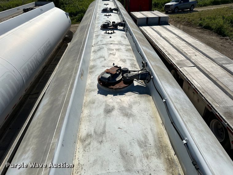 image for item DP8397 1989 Heil  tank trailer