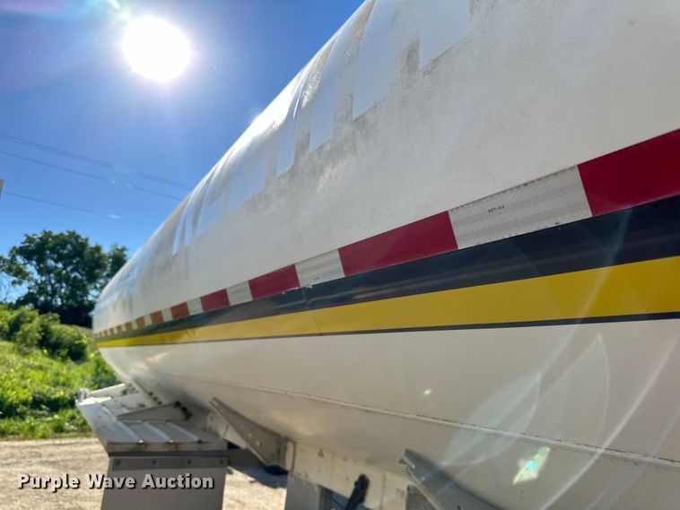 image for item DP8397 1989 Heil  tank trailer