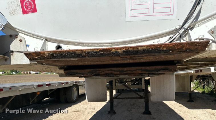 image for item DP8397 1989 Heil  tank trailer