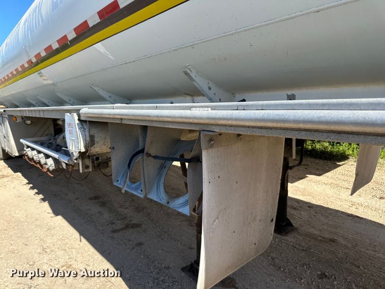 image for item DP8397 1989 Heil  tank trailer