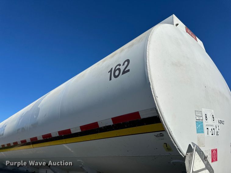 image for item DP8397 1989 Heil  tank trailer