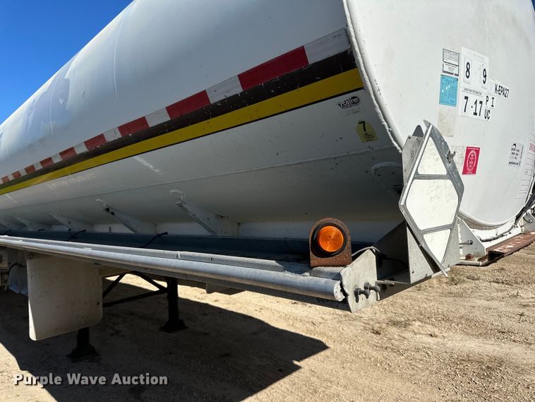 image for item DP8397 1989 Heil  tank trailer