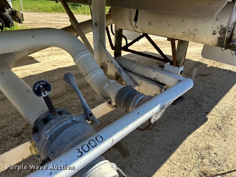 image for item DP8397 1989 Heil  tank trailer