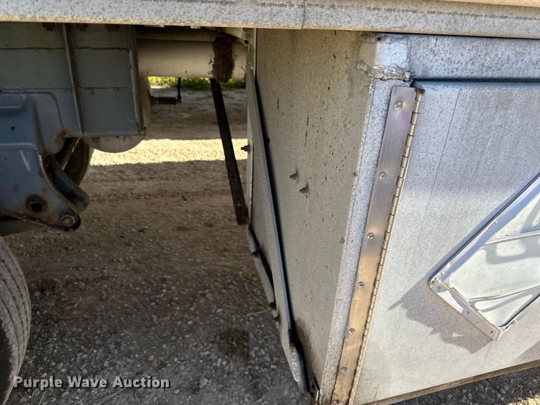 image for item DP8397 1989 Heil  tank trailer