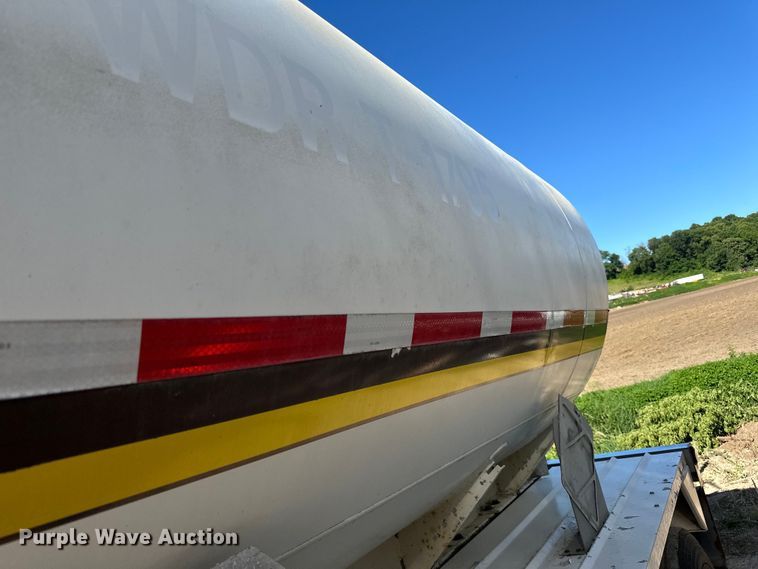 image for item DP8397 1989 Heil  tank trailer