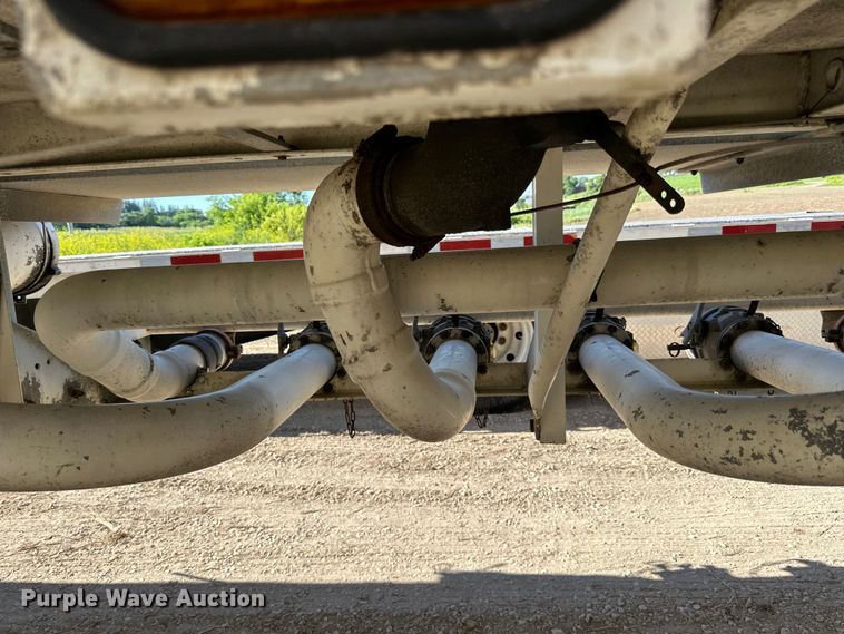 image for item DP8397 1989 Heil  tank trailer