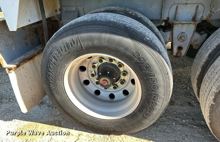 image for item DP8397 1989 Heil  tank trailer