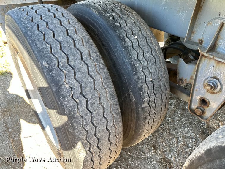 image for item DP8397 1989 Heil  tank trailer