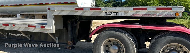 image for item DP8398 1994 Featherlite  1020 drop deck trailer