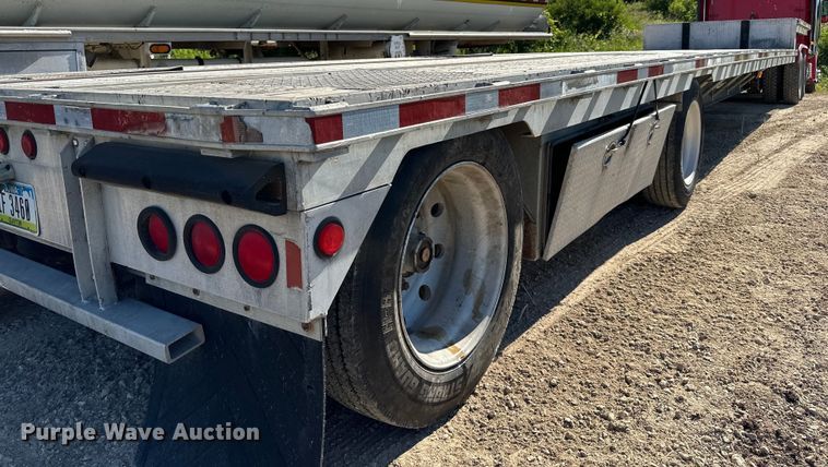 image for item DP8398 1994 Featherlite  1020 drop deck trailer