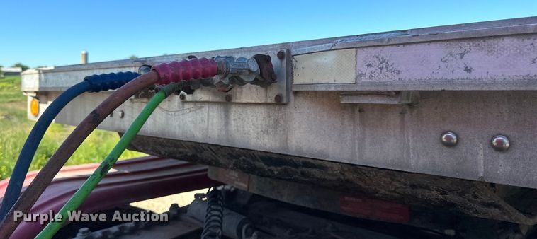 image for item DP8398 1994 Featherlite  1020 drop deck trailer