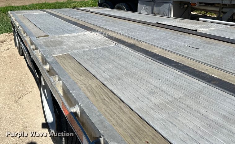 image for item DP8398 1994 Featherlite  1020 drop deck trailer