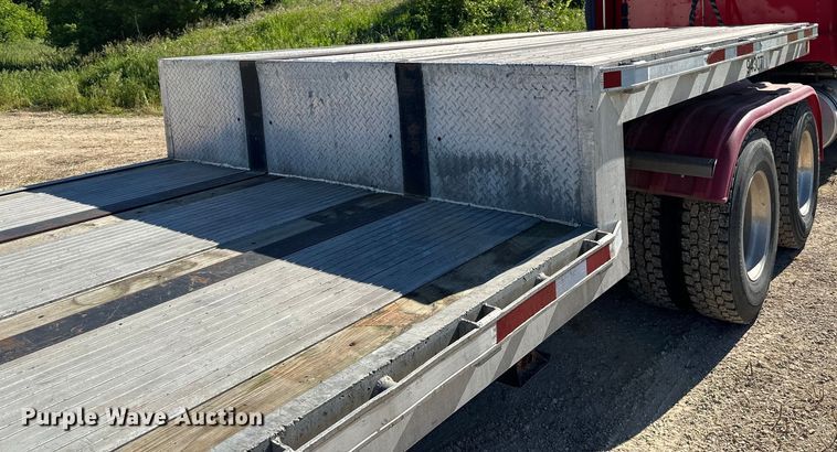 image for item DP8398 1994 Featherlite  1020 drop deck trailer